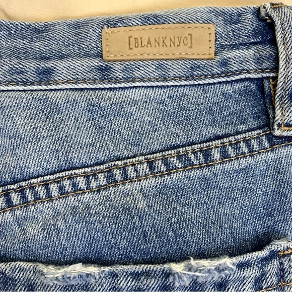 Blank NYC The Ludlow Crop Girlfriend Distressed Jeans with Star Patches Sz 27 - Picture 15 of 16